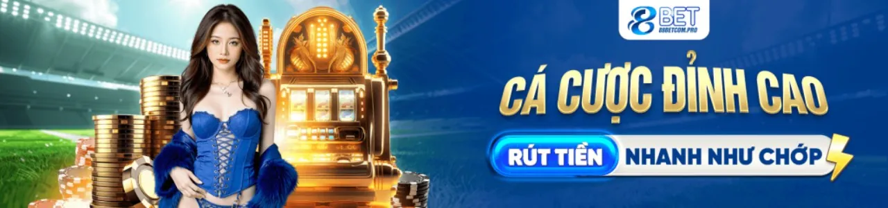 Người chơi game bài K88 vui vẻ với các quân bài